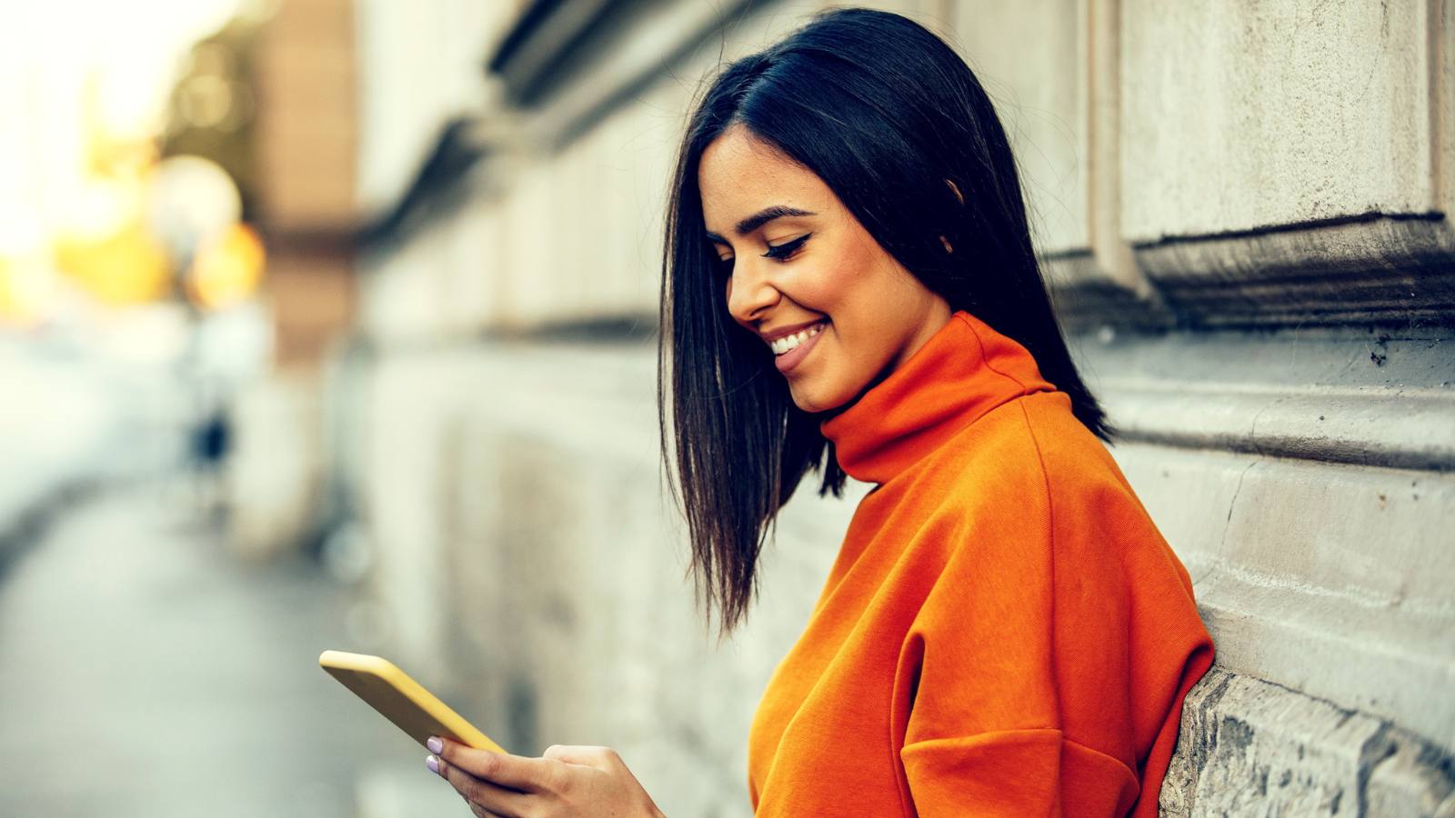 How To Create An Emotional Connection Through Texting